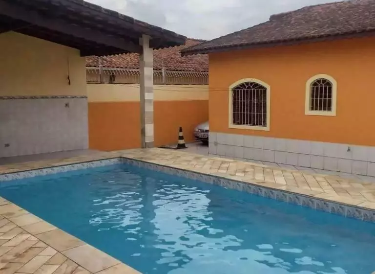 Casa Com Piscina E Churrasqueira