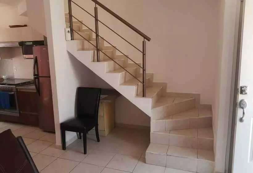 Casa Familiar En Cluster Privado