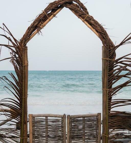 Kima Serviced Beach House & Suites