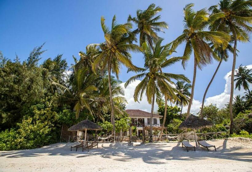 Kima Serviced Beach House & Suites