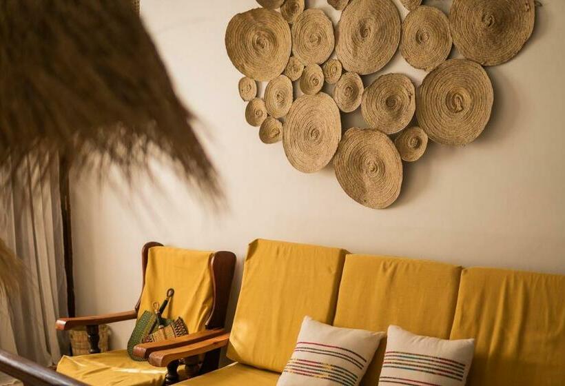 Kima Serviced Beach House & Suites