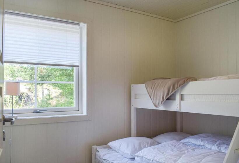 Stunning Home In Tvedestrand