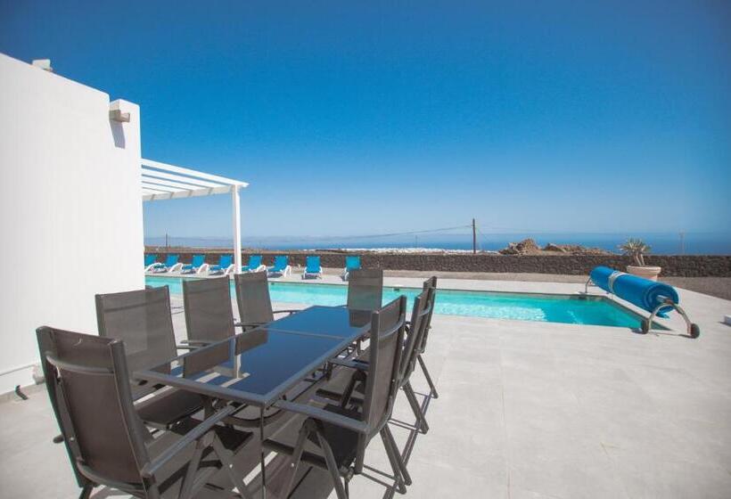 Casa Conil With A Private 25 Meter Heated Pool