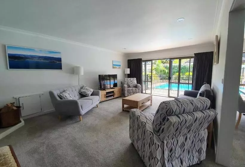 Kerikeri Central House