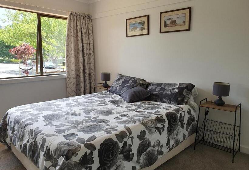 Kerikeri Central House