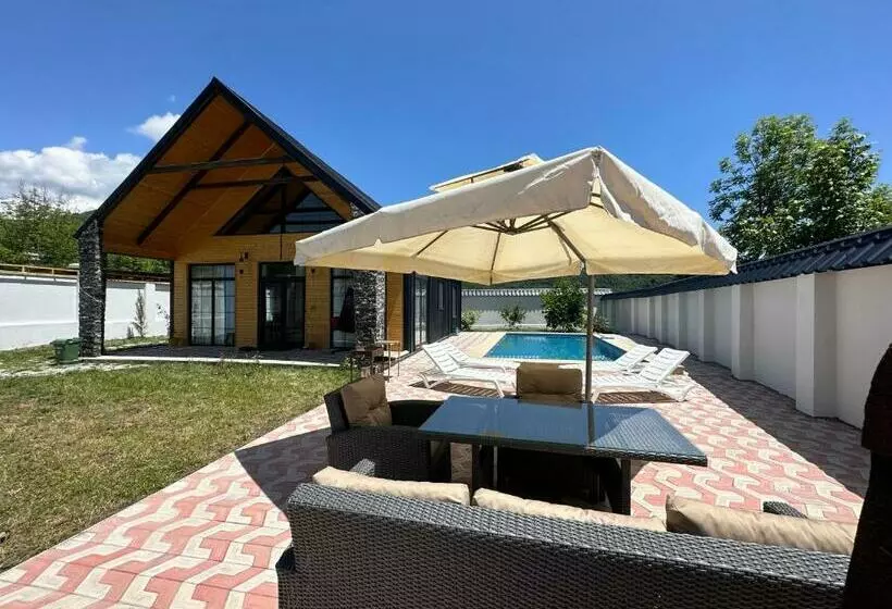 Qafqaz Suite Wood Stack