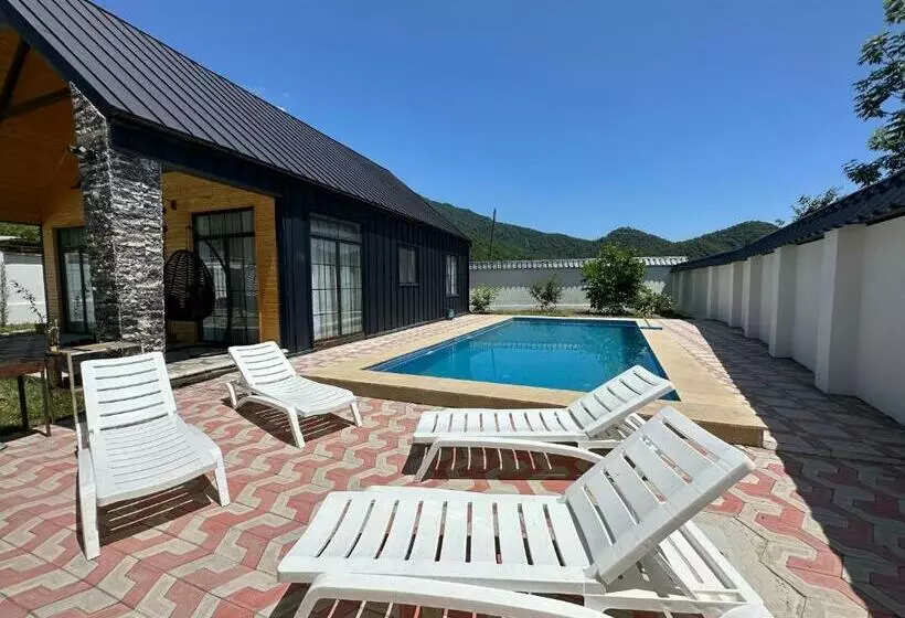 Qafqaz Suite Wood Stack