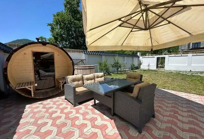Qafqaz Suite Wood Stack