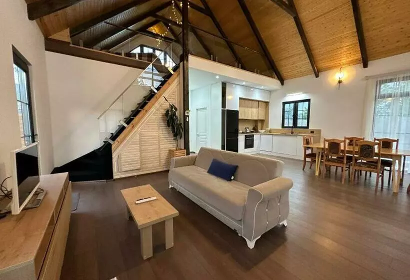 Qafqaz Suite Wood Stack