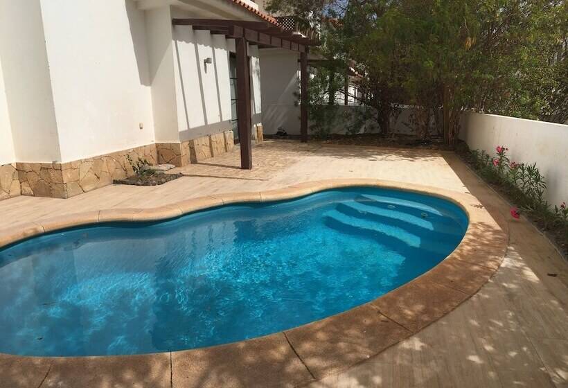 Villa Tortuga Beach Resort