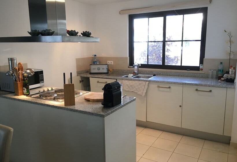 Villa Tortuga Beach Resort