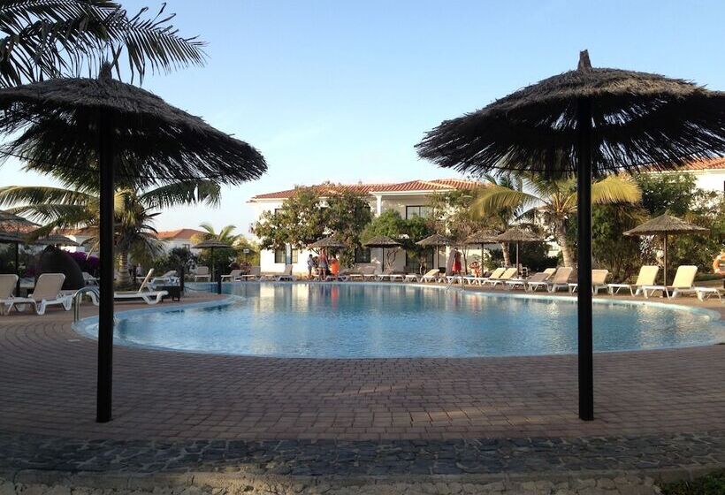 Villa Tortuga Beach Resort