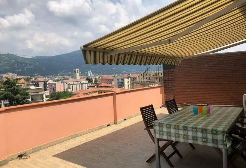 Attico Mansardato Affacciato Sul Cuore Di Brescia