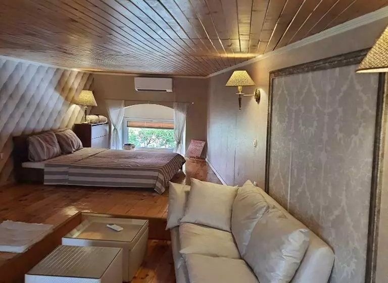 нестандартно бутиково студио за двама романтика