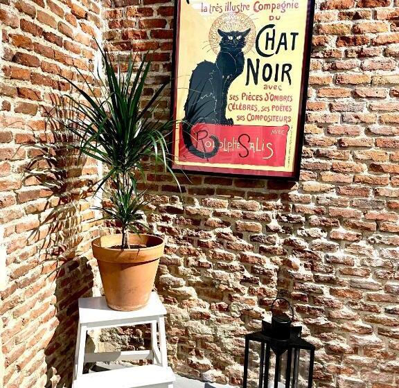 Calle Amparo100 Red Brick Loft For 8 Madrid Lavapies