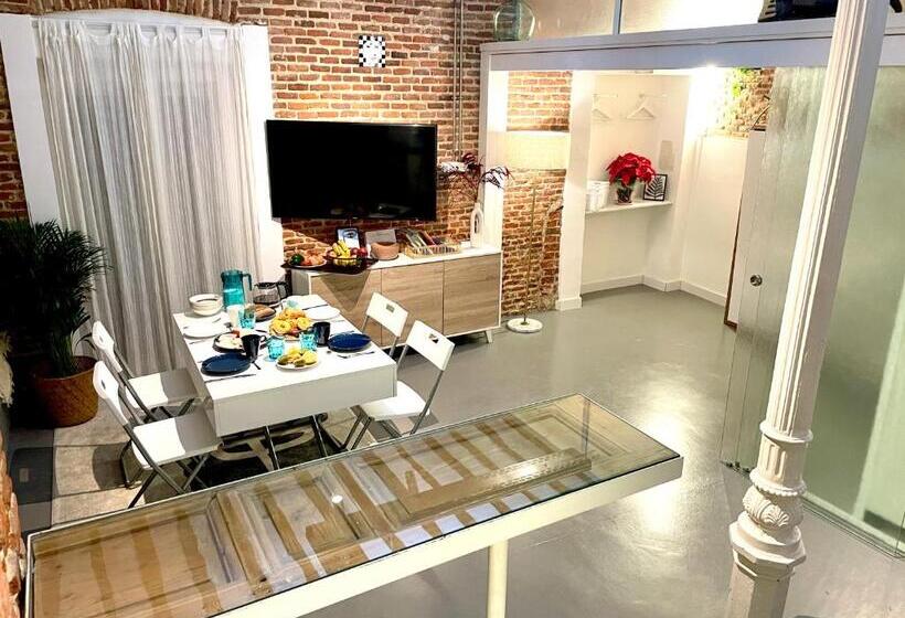 Calle Amparo100 Red Brick Loft For 8 Madrid Lavapies