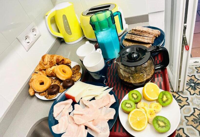 Calle Amparo100 Red Brick Loft For 8 Madrid Lavapies