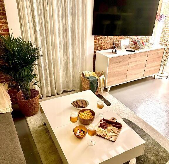 Calle Amparo100 Red Brick Loft For 8 Madrid Lavapies