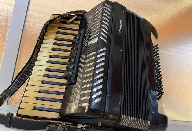 Calle Amparo100 Red Brick Loft For 8 Madrid Lavapies