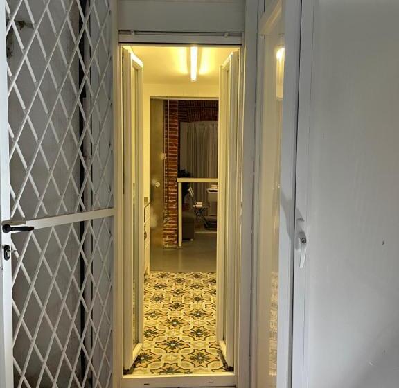 Calle Amparo100 Red Brick Loft For 8 Madrid Lavapies