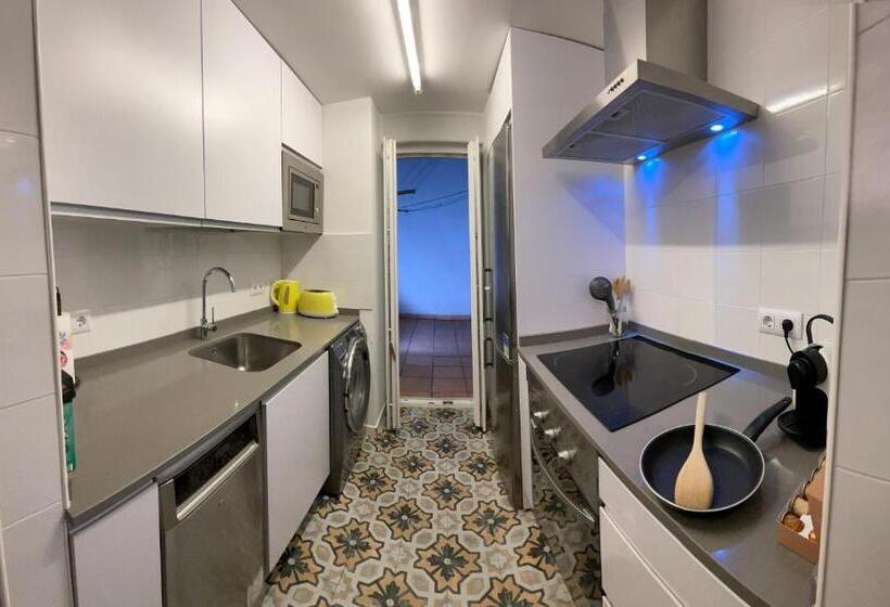 Calle Amparo100 Red Brick Loft For 8 Madrid Lavapies