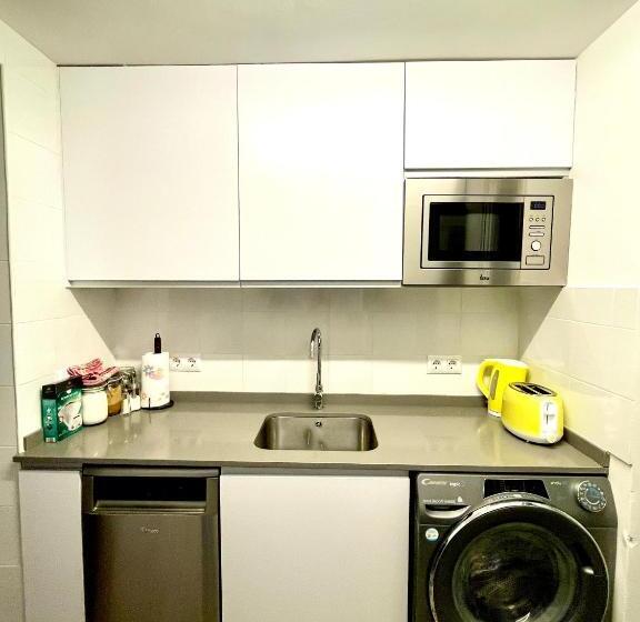 Calle Amparo100 Red Brick Loft For 8 Madrid Lavapies