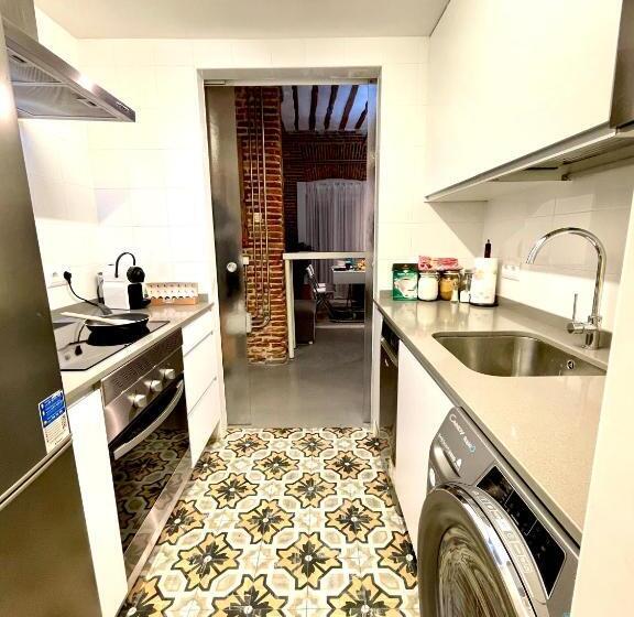 Calle Amparo100 Red Brick Loft For 8 Madrid Lavapies