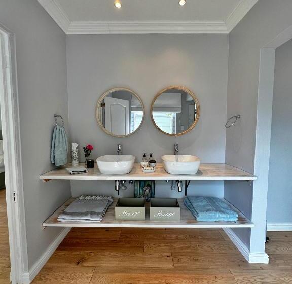 Camberley Wines Luxury Accommodation