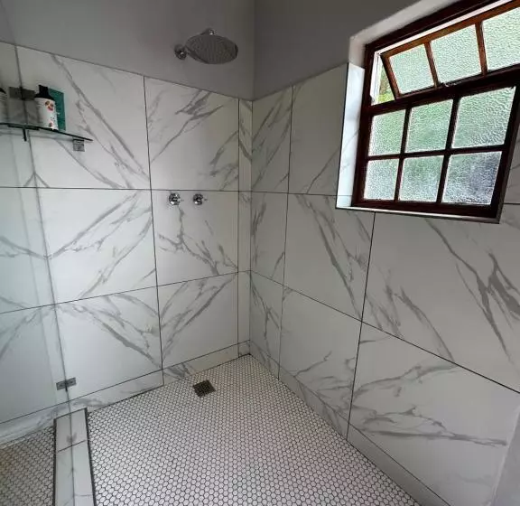 Camberley Wines   Luxury Accommodation