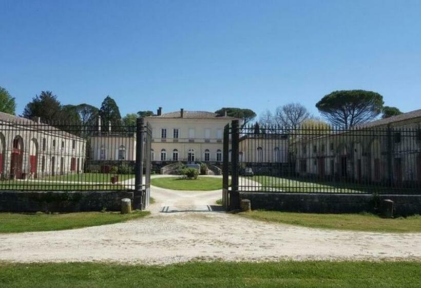 Manoir Elegant A Tombeboeuf Avec Grand Jardin Et Terrasse