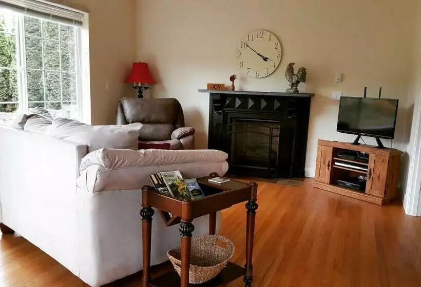 Charming, Private Cottage In Myrtle Creek