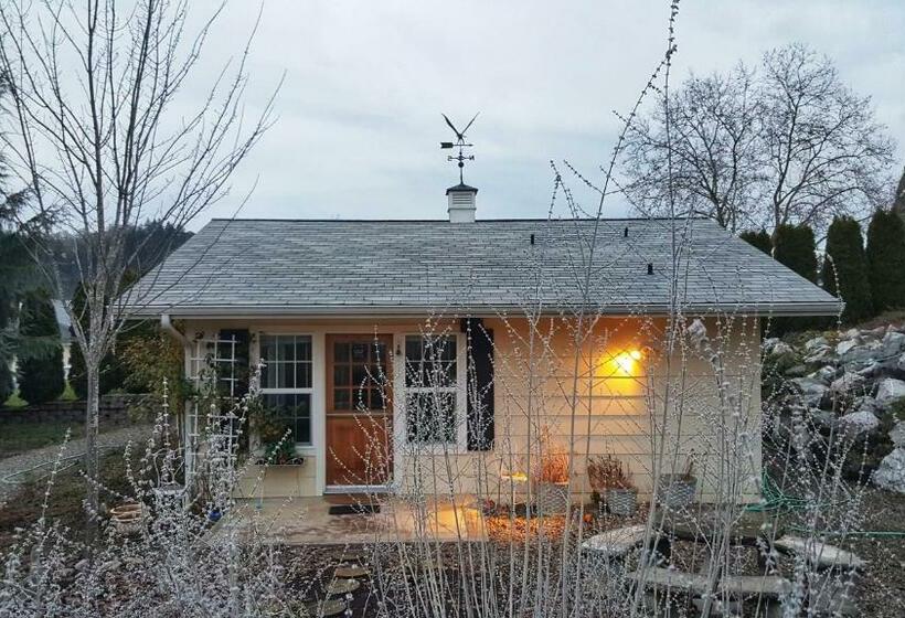 Charming, Private Cottage In Myrtle Creek
