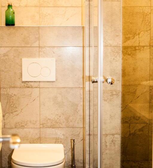 Studio Thalia Next To Metro