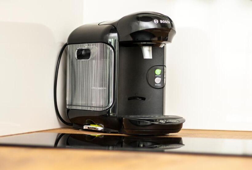 Studio Thalia Next To Metro