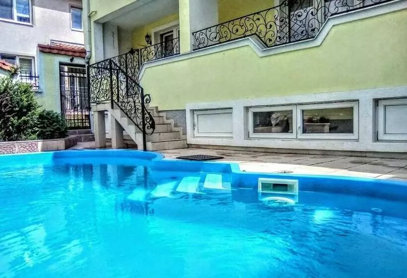 Apartment Cace