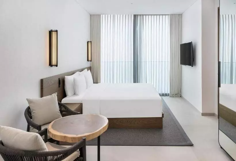هتل Radisson Beach Resort Palm Jumeirah
