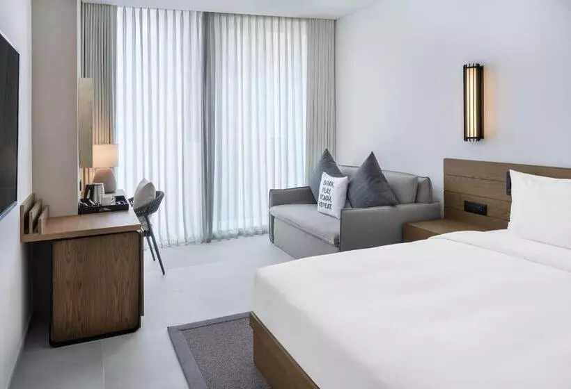 هتل Radisson Beach Resort Palm Jumeirah