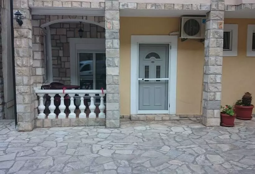 Castellamare Residence
