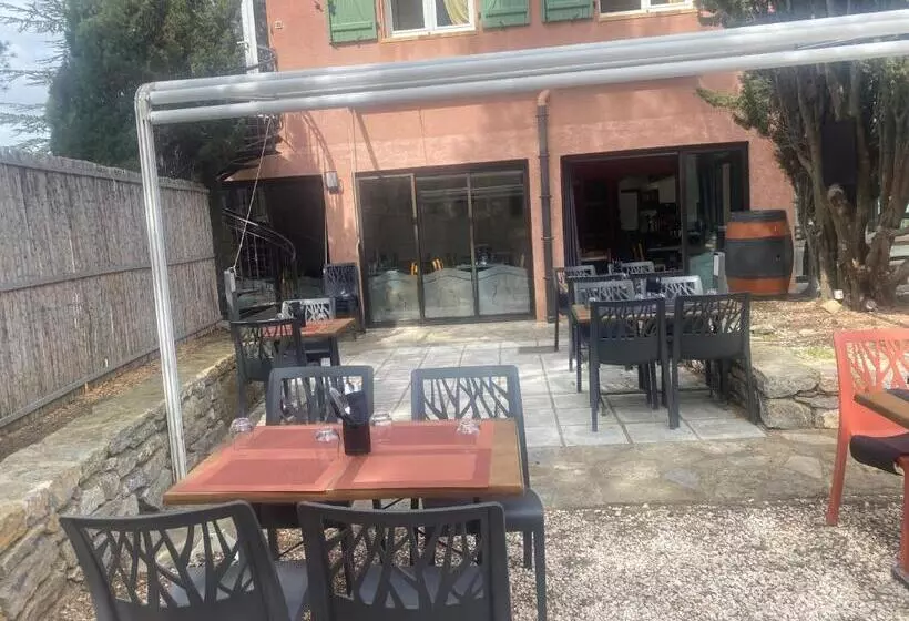 Отель Auberge La Table Du Curé