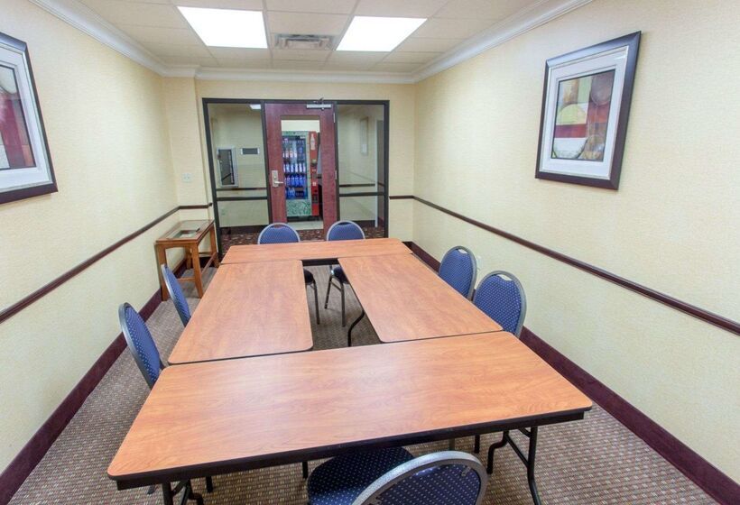 Отель Comfort Inn New Orleans Airport South