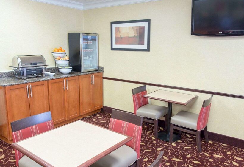 Отель Comfort Inn New Orleans Airport South