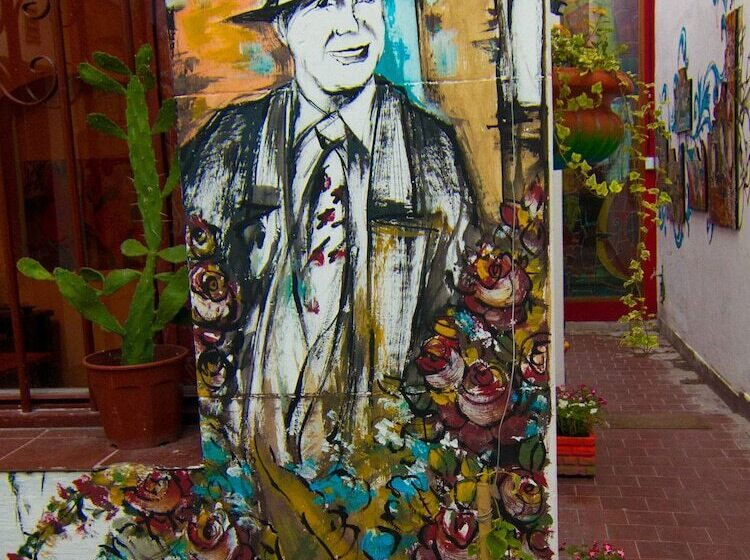 هتل Cucha Tanguera