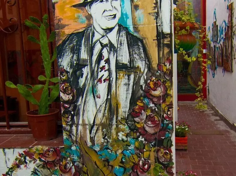 هتل Cucha Tanguera