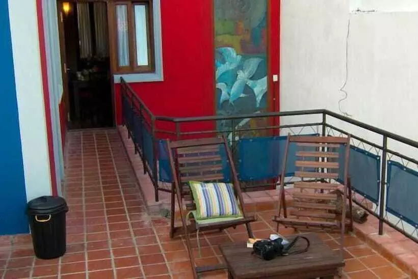 هتل Cucha Tanguera