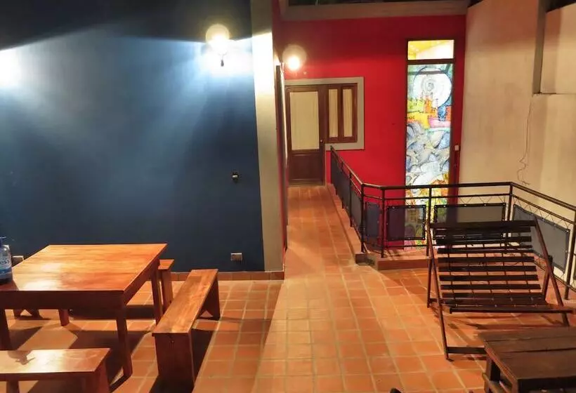 هتل Cucha Tanguera