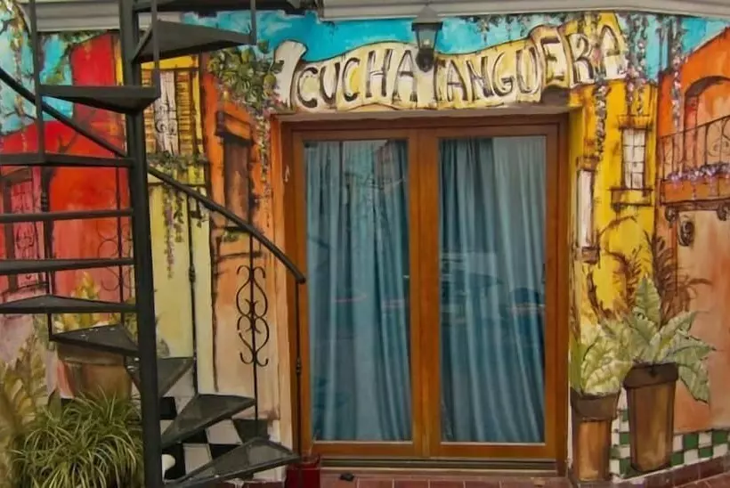 هتل Cucha Tanguera