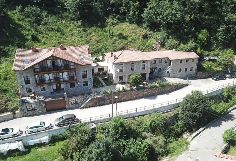 田舎風ホテル Posada Sobrevilla