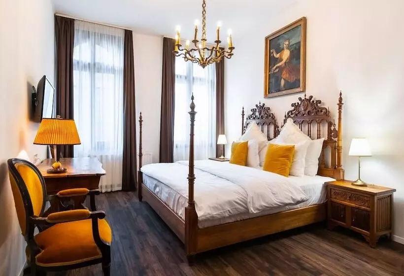 Mr. Görgey Art Hotel & Bisztró