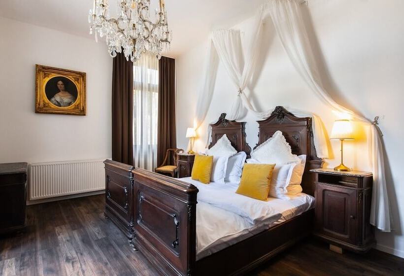 Mr. Görgey Art Hotel & Bisztró