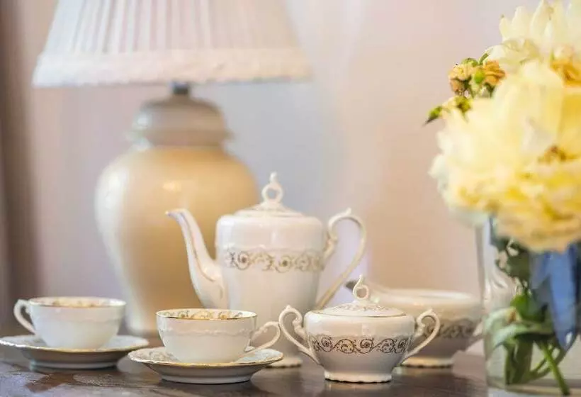 Mr. Görgey Art Hotel & Bisztró